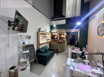 Local comercial · 96m² · Amplio Local en 3 Plantas en Alquiler y Venta
