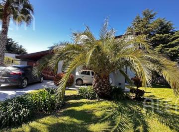 Casa · 112m² · 4 Ambientes · 3 Cocheras · Casa de 4 Ambientes en Venta en Malibu Canning