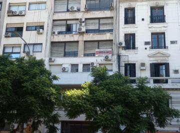 Oficina comercial · 86m² · 5 Ambientes · Cerrito Al 200. Al Frente, 2 Oficinas Unidas, Buena Vista y Luz