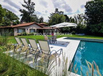 Quinta vacacional de 6 ambientes, Ituzaingó · Exclusiva Casa en Parque de Leloir