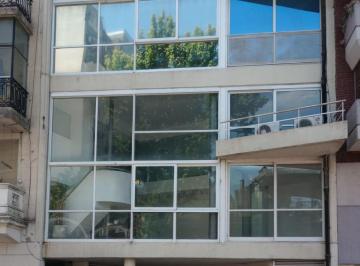Oficina comercial · 169m² · Salguero Al 1500 Duplex Al Frente y Muy Luminoso en Los Pisos 1º y 2º Apto Profesional Venta con Re