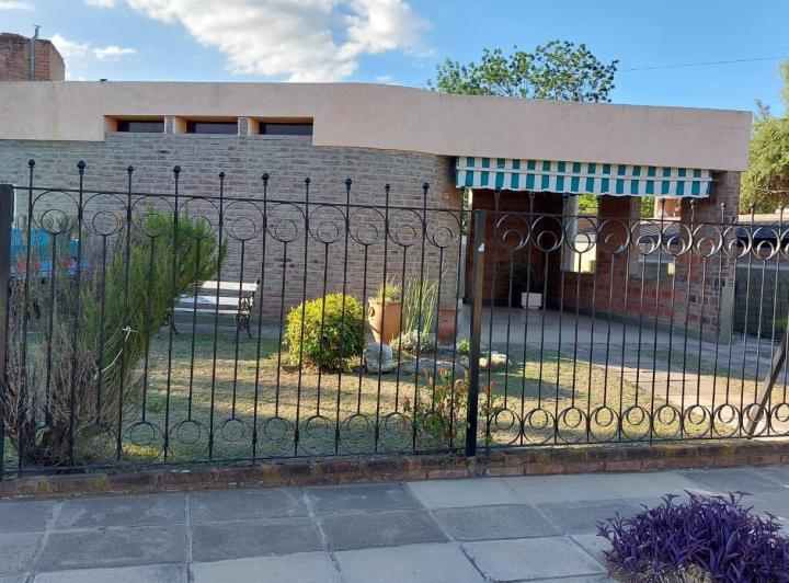 Casa · 172m² · 4 Dormitorios · 1 Cochera