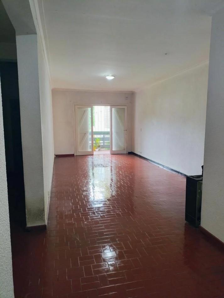 Amplio departamento con excelente luminosidad