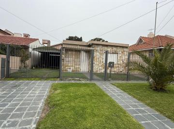 Casa · 110m² · 4 Ambientes · Casa Chalet en Venta en Barrio Colinas de Peralta Ramos, Mar del Plata, General Pueyrredón