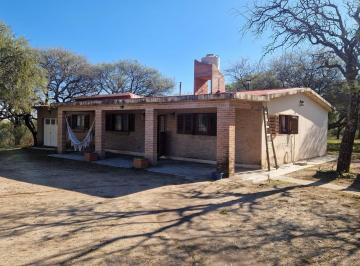 Casa · 205m² · 5 Ambientes · 2 Cocheras · Casa con Pileta de Natación Gran Vista a Las Sierras! Superf. 8.530 m² Escritura! Los Pozos - Tra