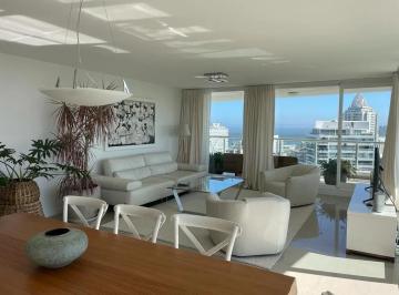 Departamento · 212m² · 5 Ambientes · 1 Cochera · Departamento en Playa Brava