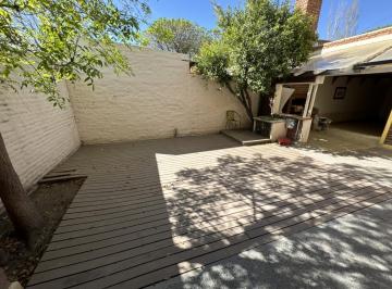 Casa · 193m² · 4 Dormitorios · 1 Cochera · Venta de Casa en Cipolletti