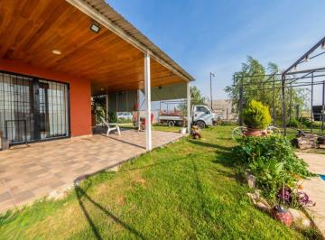 GALERIA · Venta - Casa Dos Dorm. con Patio y Pileta - Funes Norte