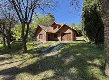 Casa · 110m² · 5 Ambientes · 1 Cochera · 65 - Segui Esquina Bathurst