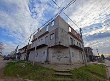 Casa · 585m² · 3 Ambientes · 1 Cochera · Propiedad a La Venta con Salón, Departamentos Terminar y Terminados