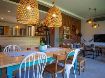 Casa · 167m² · 4 Ambientes · 2 Cocheras · Venta de Casa 4 Ambientes en Ramos Mejía