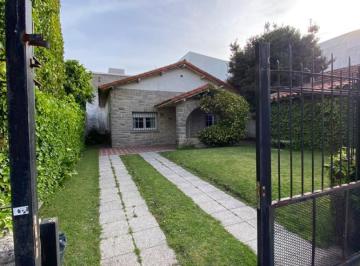 Casa · 99m² · 3 Ambientes · 1 Cochera · Alquiler Comercial / Profesional