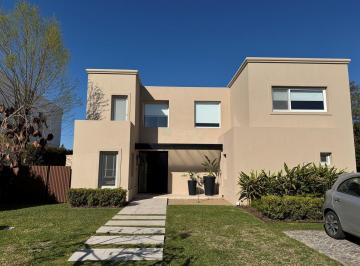 Casa · 230m² · 6 Ambientes · 1 Cochera · Casa en Alq. Temporario en Barbarita, General Pacheco, Tigre