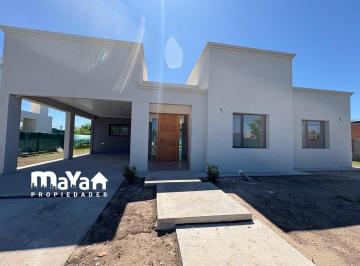 Casa · 147m² · 4 Ambientes · 2 Cocheras · Casa en Venta Zárate