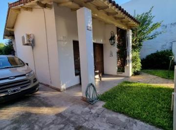 Casa de 6 ambientes, Merlo · Casa. Sobre Pavimento a m de La Av Real.