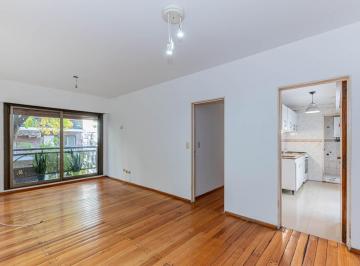 Departamento · 65m² · 3 Ambientes · 1 Cochera · Semipiso con Hermoso Patio y Cochera Fija! 3 Cuadras del Subte!