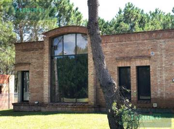 Casa · 250m² · 5 Ambientes · Casa en Barrio Cerrado La Herradura