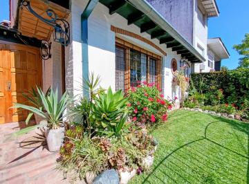 Casa · 110m² · 5 Ambientes · 3 Cocheras · Venta Casa 5 Ambientes en Tigre | con Salida Al Río | Jardin | Pileta | Accesos | Excelente Estado