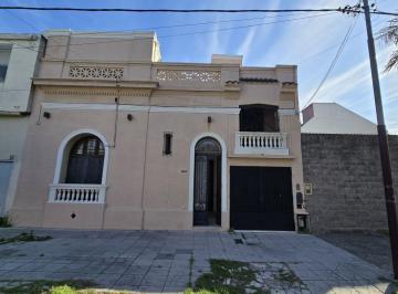 RUR-RUR-219_2 · Hermosa Casa 4 Ambientes en Lanús Este Venta
