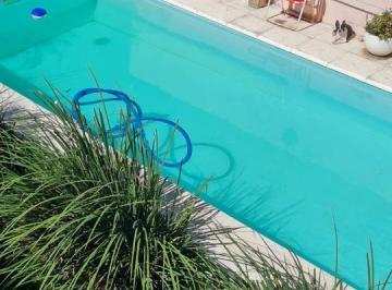 Casa · 130m² · 4 Ambientes · 2 Cocheras · Venta Casa en Tigre Sobre Av Italia