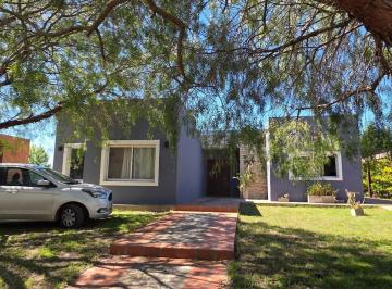 Casa · 162m² · 4 Ambientes · 1 Cochera · Usd 188.000. - Una Planta 3 Dorm + Parrilla + Lavadero + Cochera