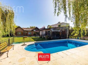 Casa · 122m² · 5 Ambientes · 2 Cocheras · Casa de 4 Dorm. en Venta en Echeverría del Lago, Canning