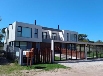 Casa de 5 ambientes, Villa Gesell · Verano 2027 - Excelente Casa a 500 m de La Playa. Gesell Norte