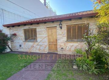 Casa · 65m² · 3 Ambientes · Casa en Venta Bernal Oeste 3 Ambientes