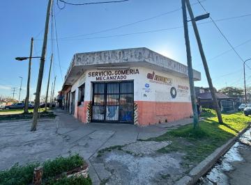 Bodega-Galpón de 2 ambientes, Quilmes · Lote Comercial con Vivienda Sobre Av Tomas Flores (Pasco)