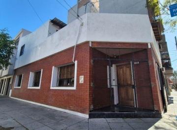 Casa · 186m² · 8 Ambientes · Casa en Venta en Santos Lugares, Tres de Febrero, G. B. a. Zona Oeste