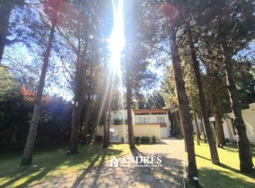 Casa · 200m² · 6 Ambientes · 1 Cochera · Casa en Alquiler Temporario en Costa Esmeralda