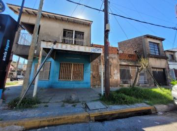 Casa · 280m² · 5 Ambientes · 3 Cocheras · Casa Multifamiliar de 5 Ambientes en Venta Isidro Casanova