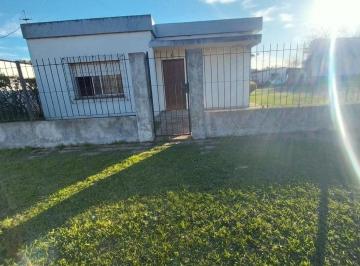 Casa · 399m² · 6 Ambientes · Propiedad Multifamiliar Ideal Para 2 Familias en Lujan.