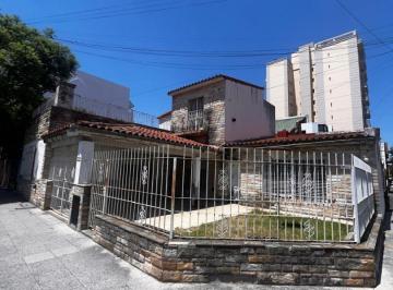 Casa · 160m² · 5 Ambientes · 1 Cochera · Casa en Venta Soreda 6300 Esquina Lartigau Wilde