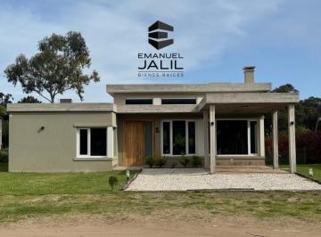 Casa · 235m² · 5 Ambientes · 1 Cochera · Casa en Costa Esmeralda Sobre Golf II