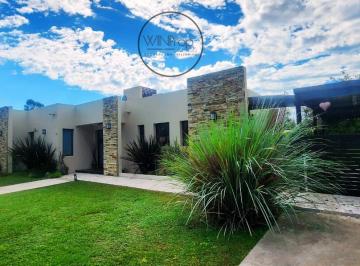Casa · 250m² · 3 Dormitorios · 2 Cocheras · Casa en Venta Comarcas de Lujan Santa Irene
