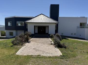 Casa · 483m² · 5 Ambientes · 3 Cocheras · Venta Casa Barrio Privado Causana - Malagueño