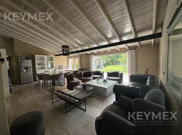 Casa · 185m² · 5 Ambientes · 4 Cocheras · Casa en Venta en Highland