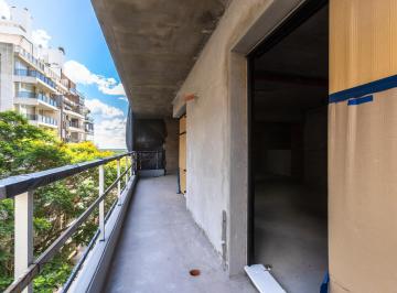Departamento · 120m² · 6 Ambientes · 1 Cochera · Venta - Piso Exclusivo Tres Dorm. con Cochera y Balcon Aterrazado con Parrilla - Centro Rio