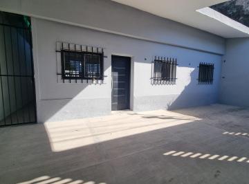 Casa · 90m² · 3 Dormitorios · 1 Cochera · Casa en Barrio Kennedy