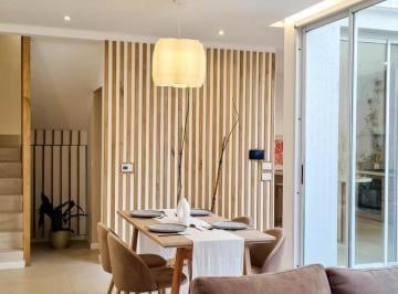 Casa · 127m² · 5 Ambientes · Casa en Venta de Pasillo Totalmente Nueva en Una Excelente Ubicación de Rosario.