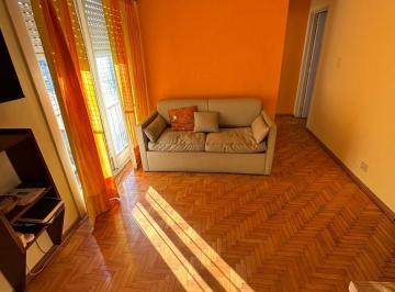 Departamento · 40m² · 2 Ambientes · Excelente 2 Amb con Balcón, Muy Luminoso! Amoblado en San Telmo
