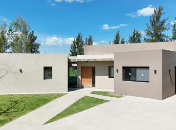 Casa · 183m² · 4 Ambientes · 4 Cocheras · Bcf. Casa San Matias