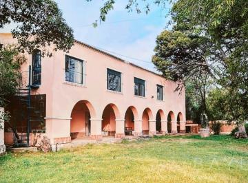 Casa · 488m² · 13 Ambientes · 1 Cochera · Importante Propiedad a La Venta en Barrio Parque Patagonia - Bahía Blanca
