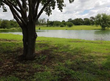 Terreno · 841m² · Vendo Lote Esquina en Barrio Privado Valle del Golf