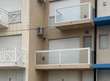 Departamento de 5 ambientes, Monte Hermoso · Triplex Impecable, Remodelado