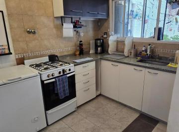 Casa de 3 ambientes, Vicente López · Muy Buena Casa de 3 Amb con 2 Locales