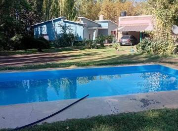 Casa · 275m² · 5 Ambientes · Vende Casa Quinta por Ruta 22 en Allén