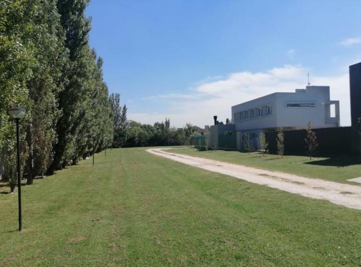 Terreno · 284m²