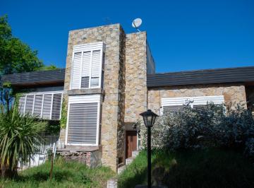 Casa · 360m² · 7 Ambientes · 1 Cochera · Casa en Venta a Refaccionar 4 Dorm. City Bell
